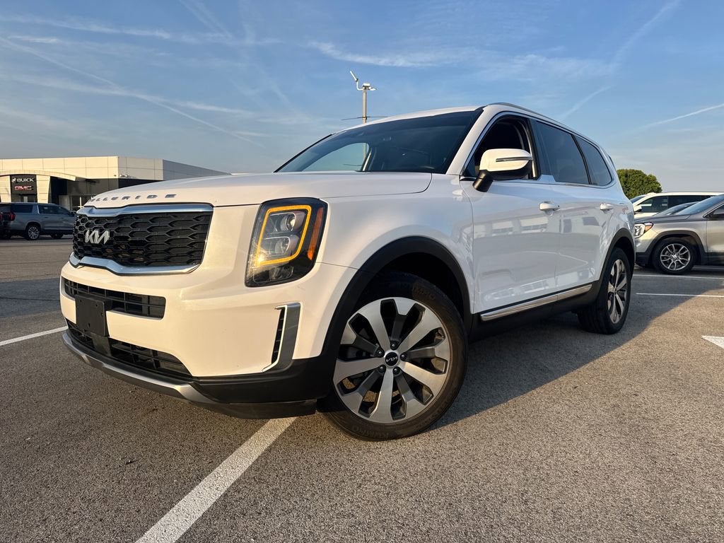 2022 Kia Telluride EX in Glacial White Pea — front three-quarter view