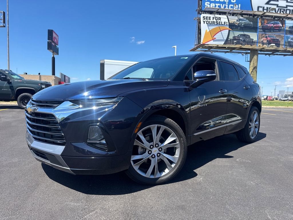 2020 Chevrolet Blazer Premier in Midnight Blue Metallic — front three-quarter view