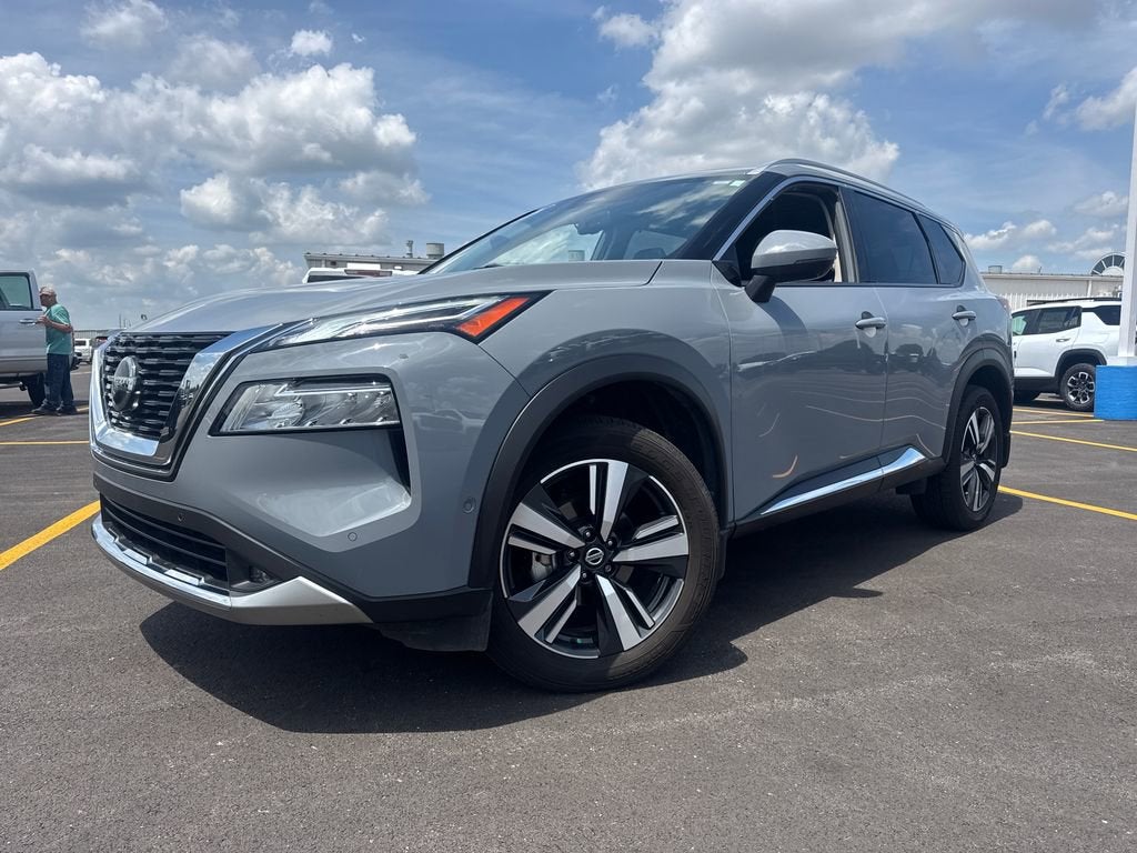 2021 Nissan Rogue Platinum in Boulder Gray Pear — front three-quarter view