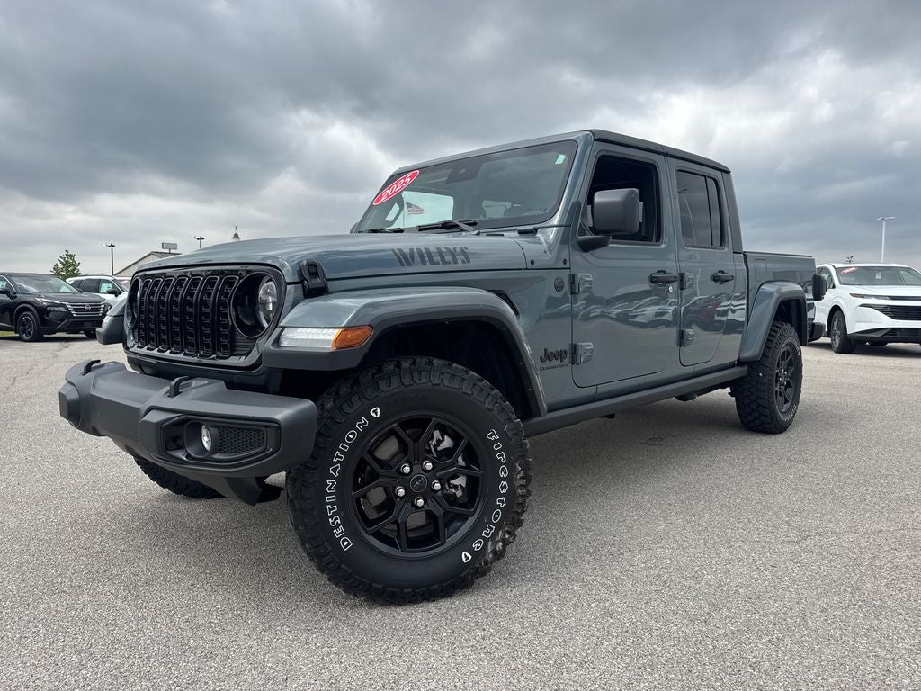 2025 Jeep Gladiator Willys in Anvil Clearcoat — front three-quarter view