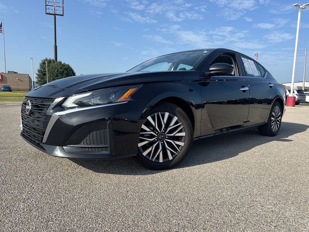 2025 Nissan Altima 2.5 SV in Super Black — front three-quarter view
